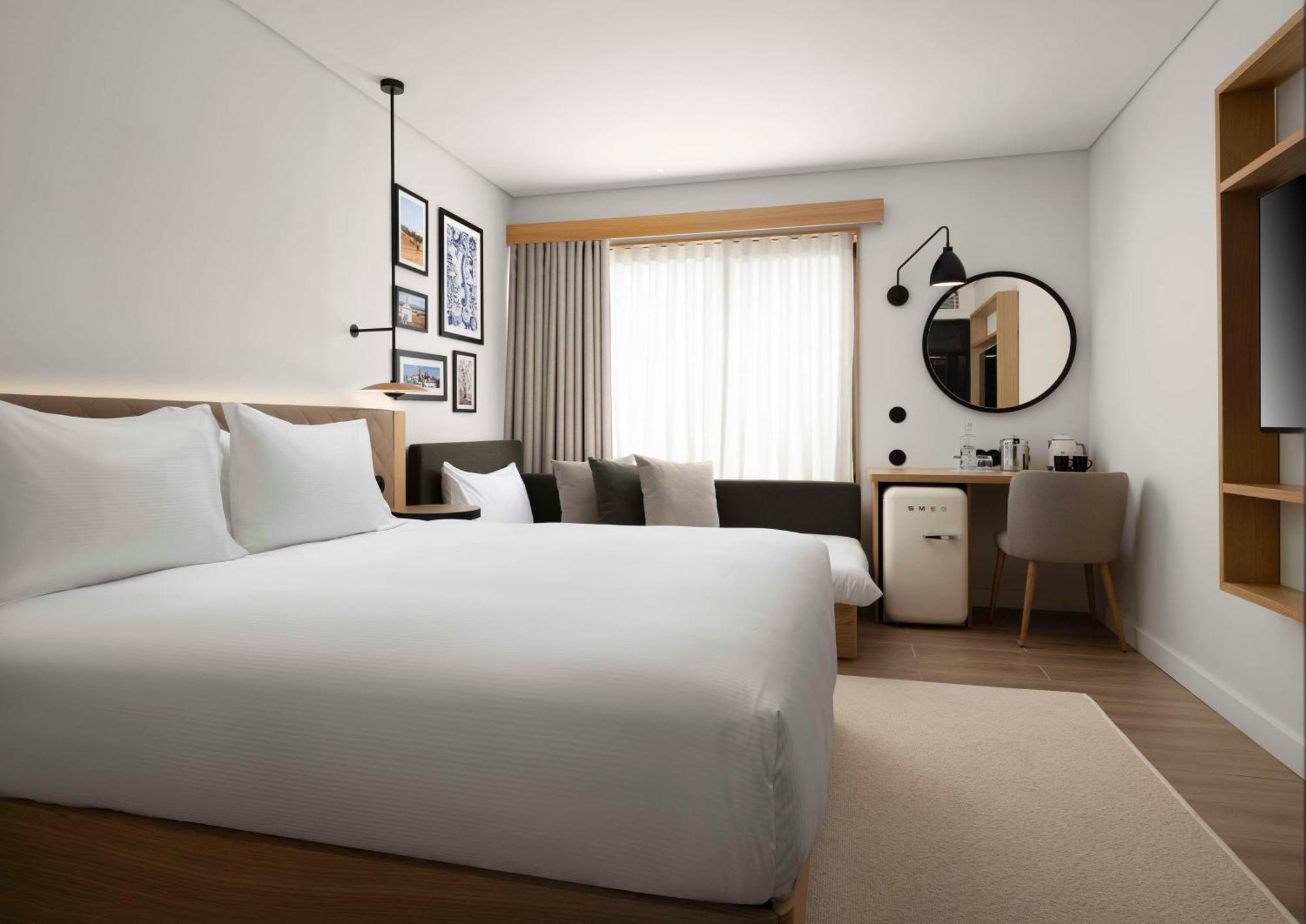Hilton Garden Inn เอโวรา ภายนอก รูปภาพ