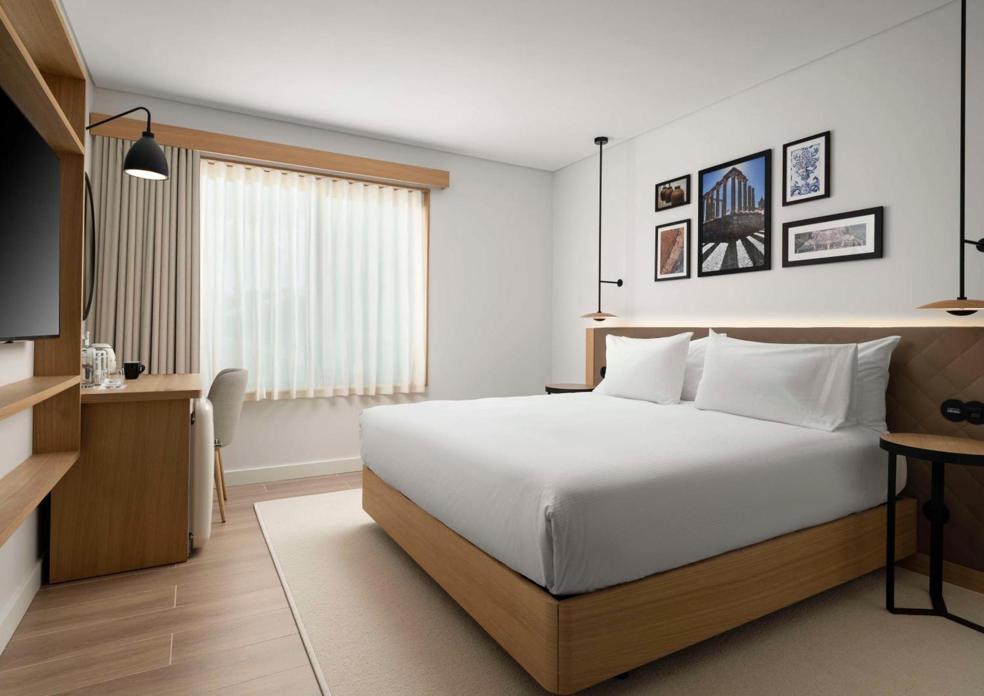 Hilton Garden Inn เอโวรา ภายนอก รูปภาพ